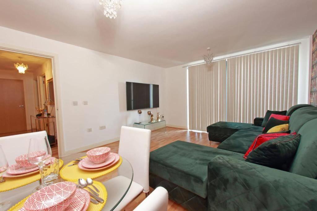Chicstay Moura Birmingham Bagian luar foto