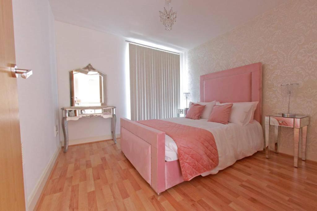 Chicstay Moura Birmingham Bagian luar foto